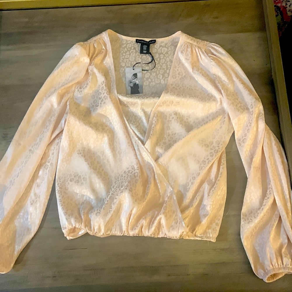Size medium long sleeves deep V neck style beautiful satin like finish designs